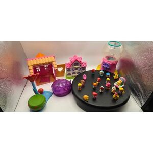 Squinkies Toy Lot Gumball Dispenser Crown Case Houses and 15+ Figures Playset